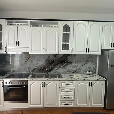 Deizi 3 Apartment *