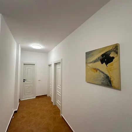 Deizi 3 Apartment